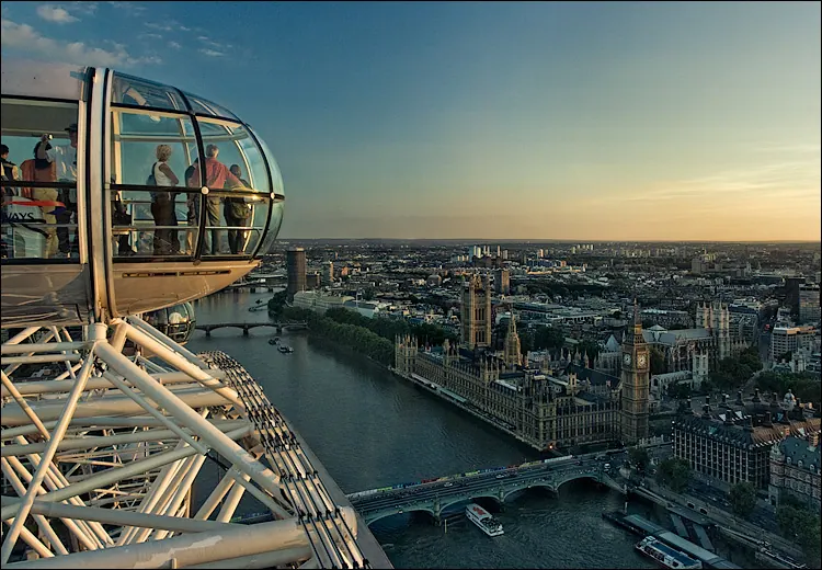 London city tour guide - green day tour exploring markets, hidden gems and secret walks
